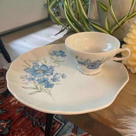 Vintage Inarco Set of 4 Tea Cups and Matching Plates - Picture 2 of 3